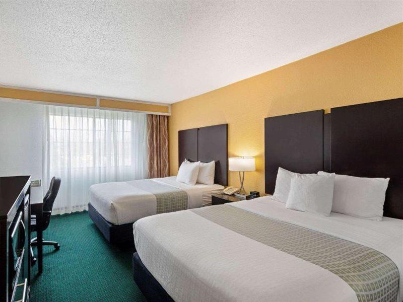University Inn & Suites Беркли Экстерьер фото