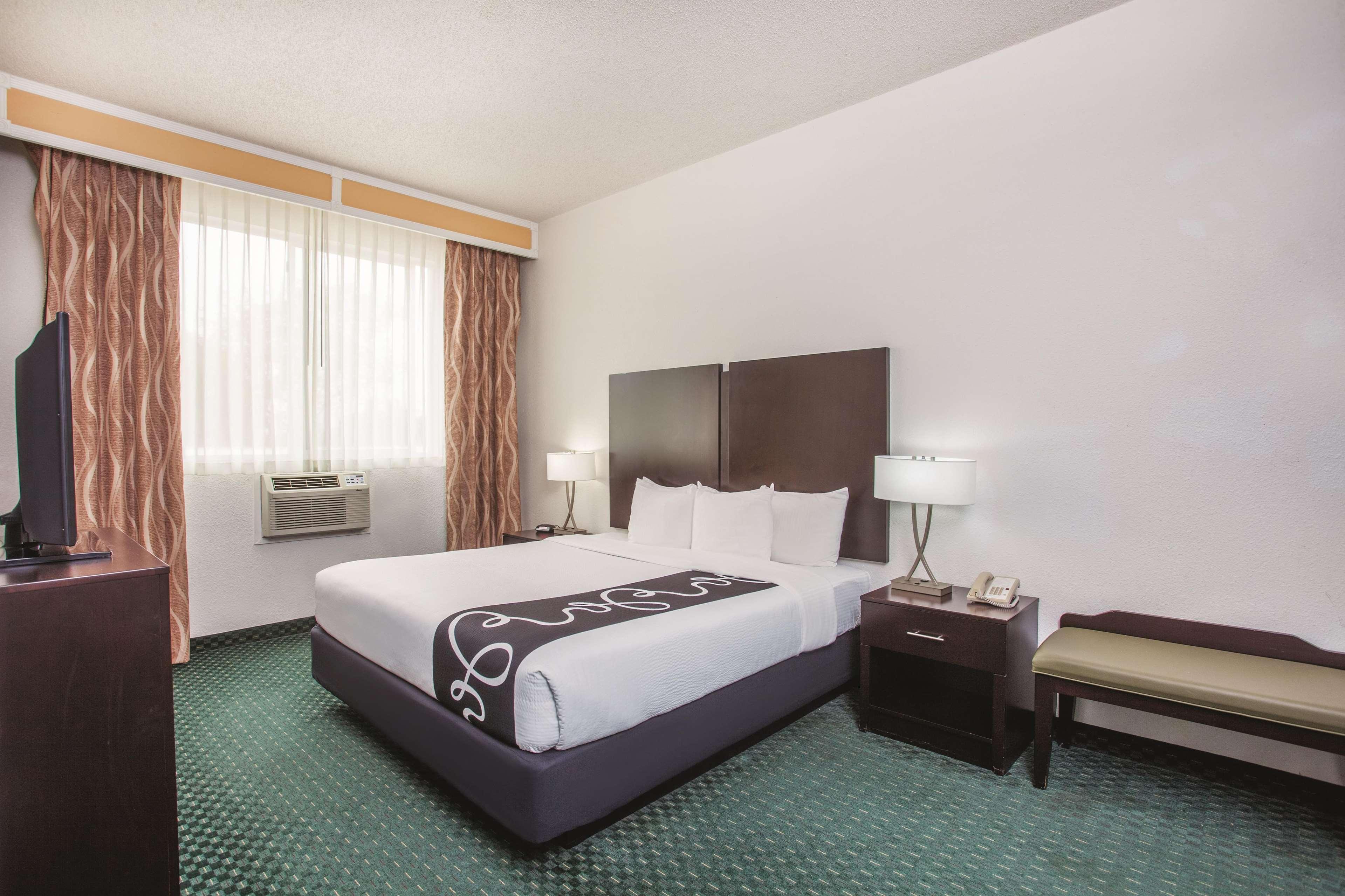 University Inn & Suites Беркли Экстерьер фото