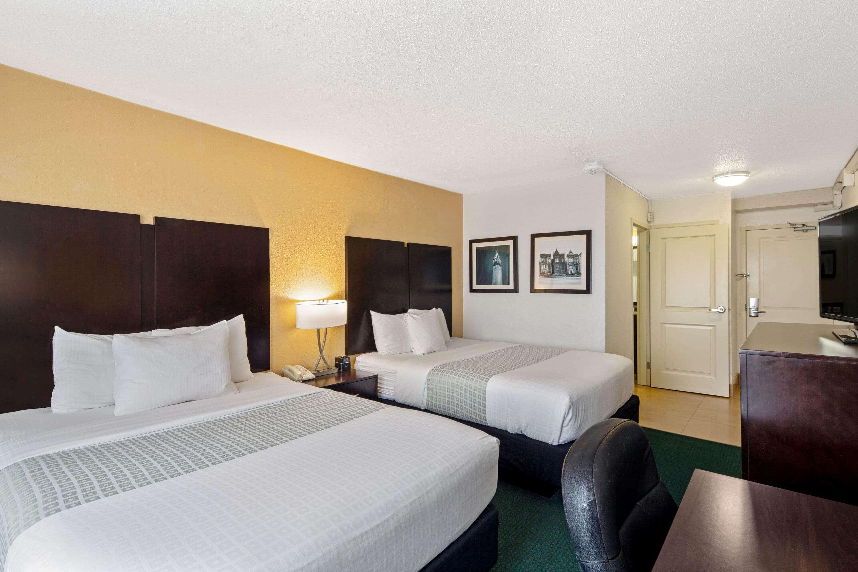 University Inn & Suites Беркли Экстерьер фото