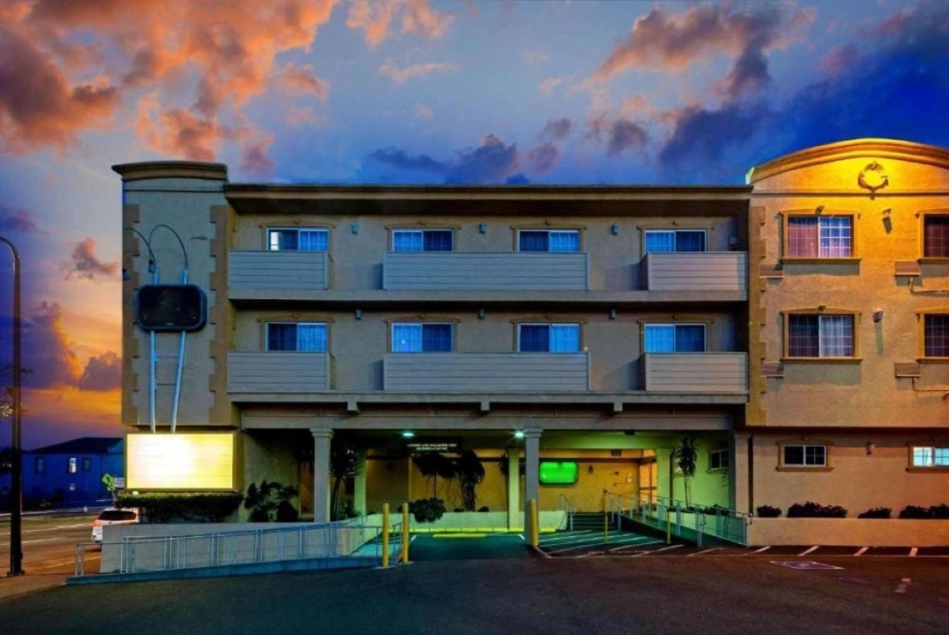 University Inn & Suites Беркли Экстерьер фото